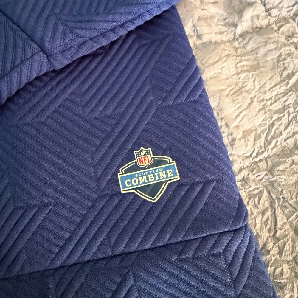 Indianapolis Colts NFL Scouting Combine Blue Quilted Sweatshirt Women’s 2XL - Picture 2 of 4
